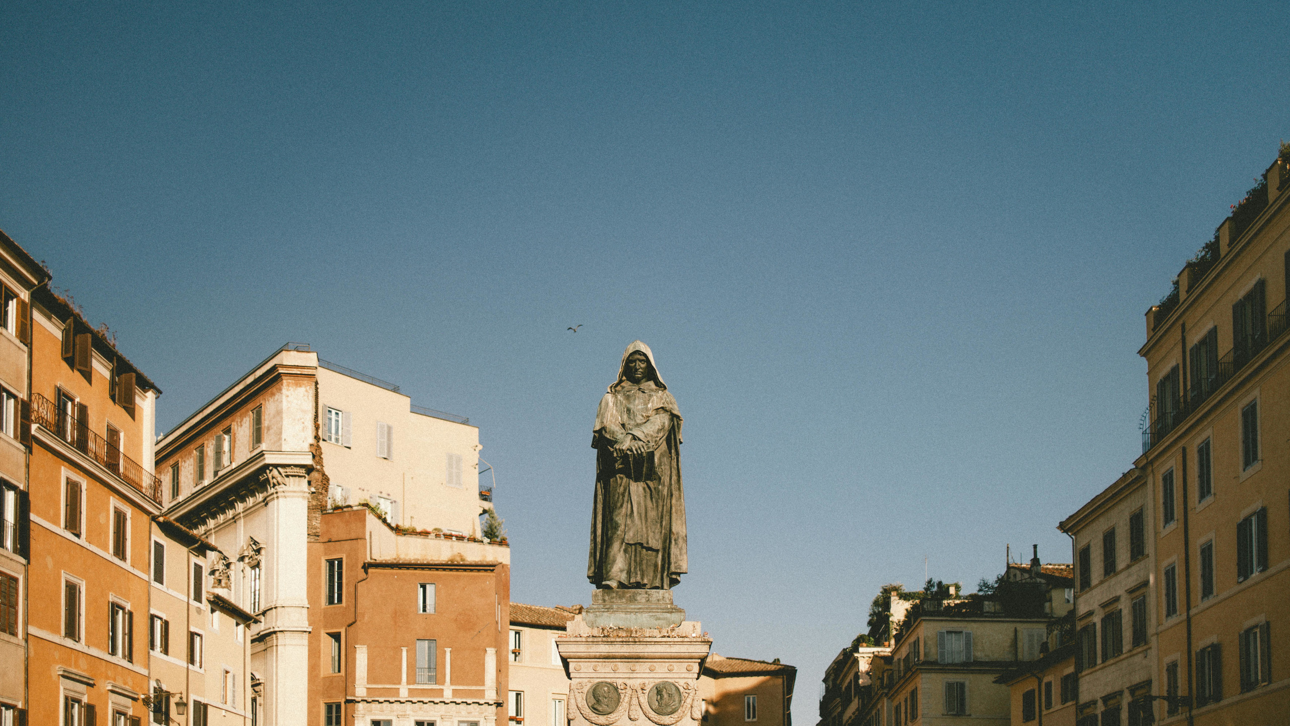 4-l-collection-hotels-roma-blog-arco-acetari-roma-campo-de-fiori-top.jpg